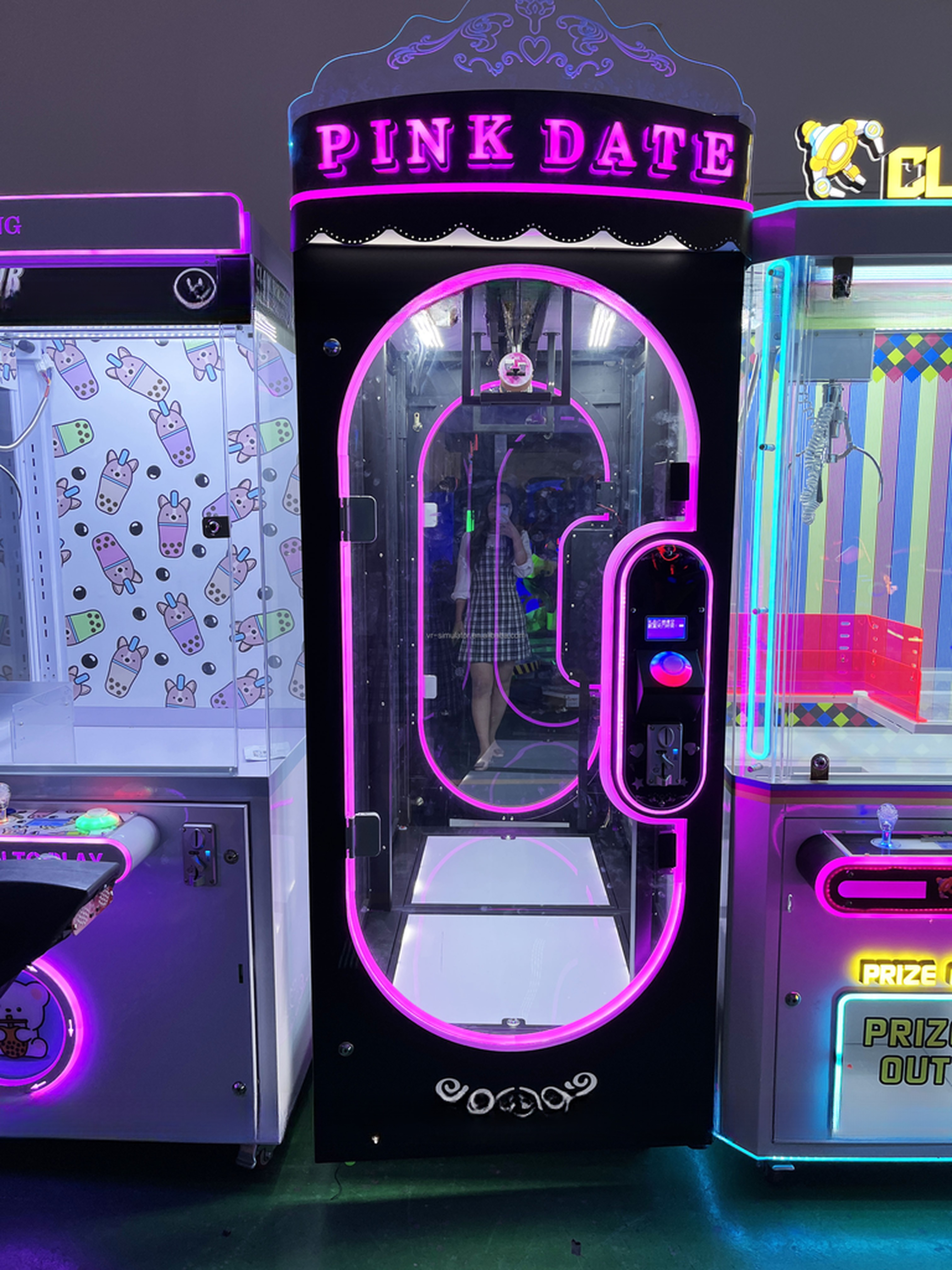 Dreamland Coin Operated Prize Gift Arcade Pink Date Cut Gift Game Machine Factory Prize Game Machine
