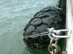 China D2500 X L5500 Wharves Inflatable Marine Rubber Fender Aircraft Tyre Chain wholesale
