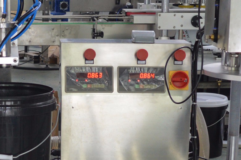 78 KG Filling Machine for 5-50L Manual Lubricant Oil Drum Barrel Filling and Weighing