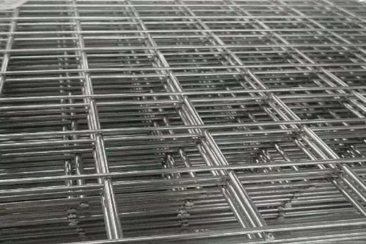 30m Stainless Woven Wire Mesh 260mm 280mm Square Weldable Steel Mesh