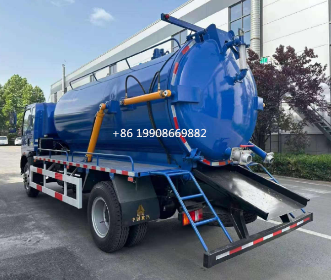 HOWO 4x2 Driver 10000L Sewage Suction Truck with Vacuum Pump for Sucking Waste Water Vacuum Sewer Tanker Suction Truck