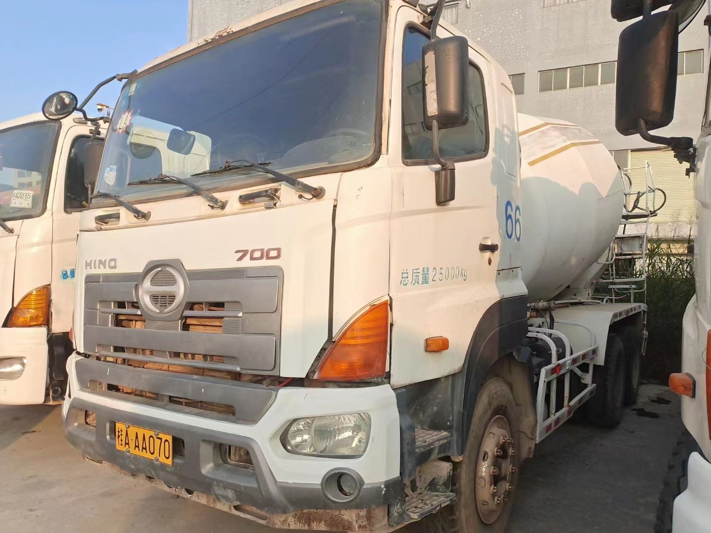 Hino 700 Used Concrete Mixer Truck 10m3 Euro III Emission standard