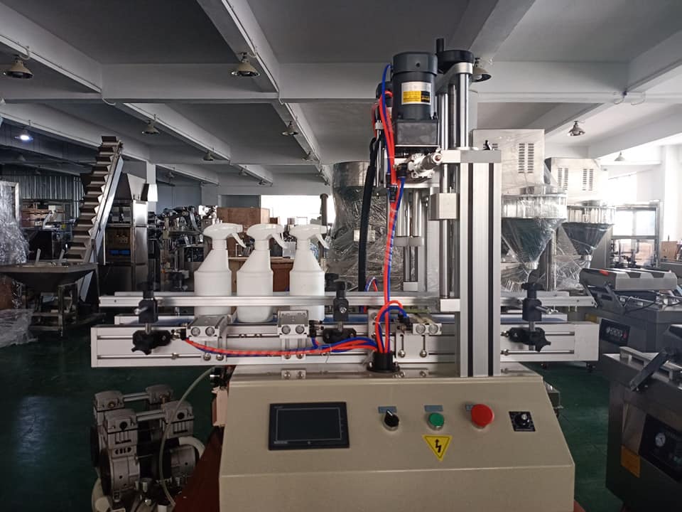 Pneumatic Tabletop Automatic Bottle Capping Machine For Plastic Bottle Jar