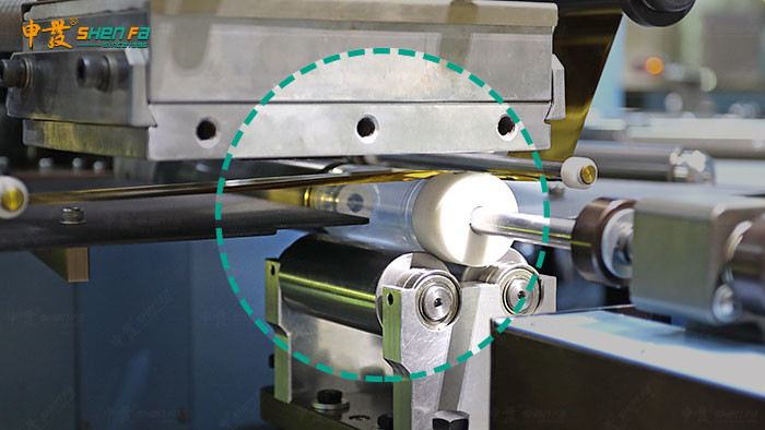 Automatic 3 colors screen printing,hot stamping and labeling all-in-one machine for soft tube Model SF-SARS320