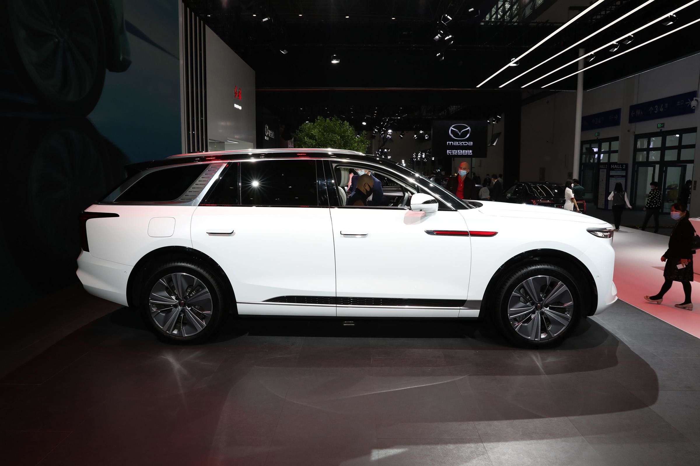 Dual Motor 4WD E-HS9 Hongqi Auto Electric Cars 200 Miles