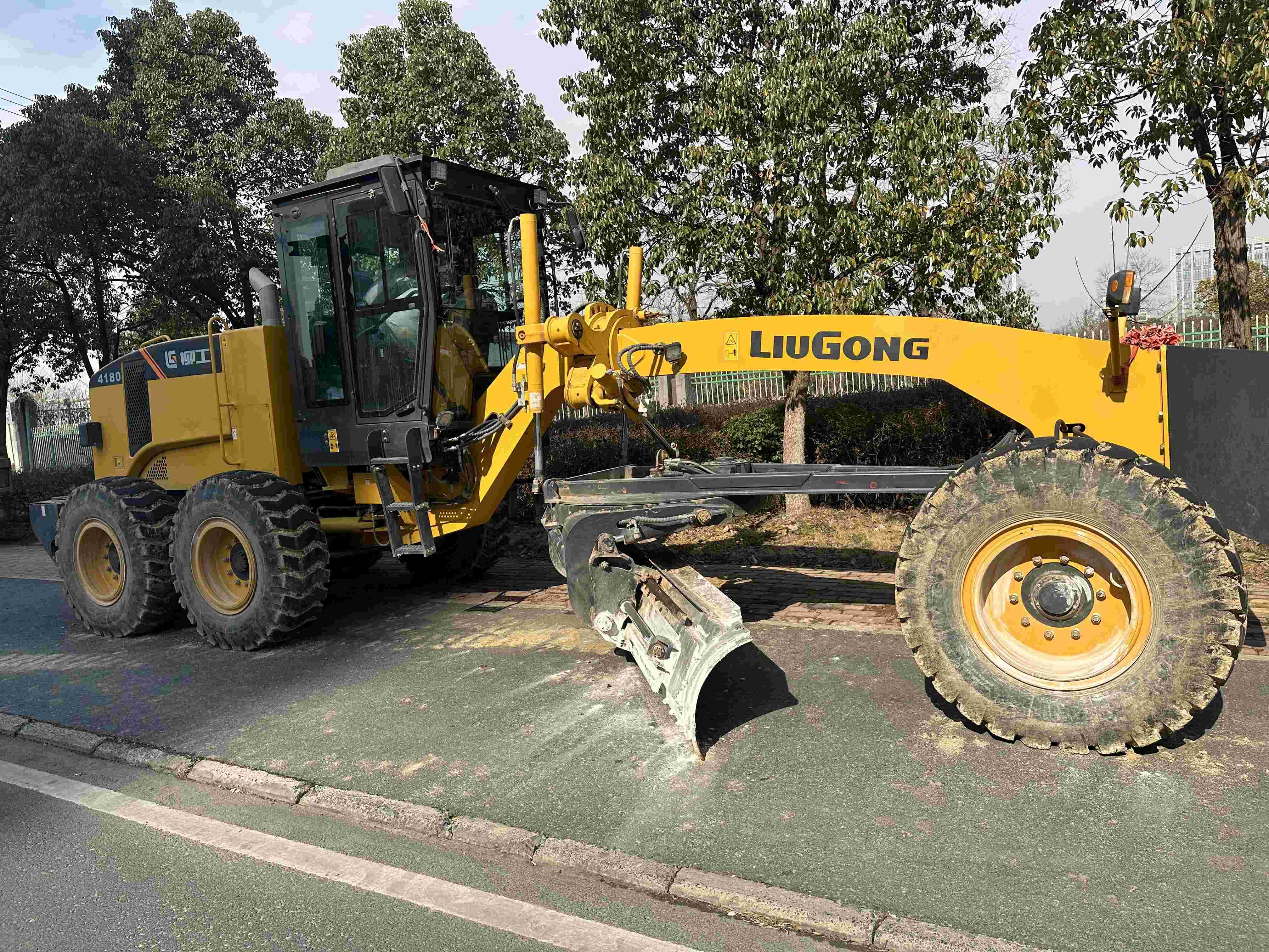 Liugong 4180D Used Motor Grader 15.5 ton Secondhand 142kw
