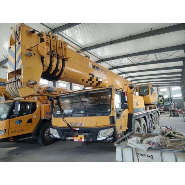 Maximum Lifting Height 40m 100T Heavy Equipment Mobile Crane Year 2013 Zoomlion Xg