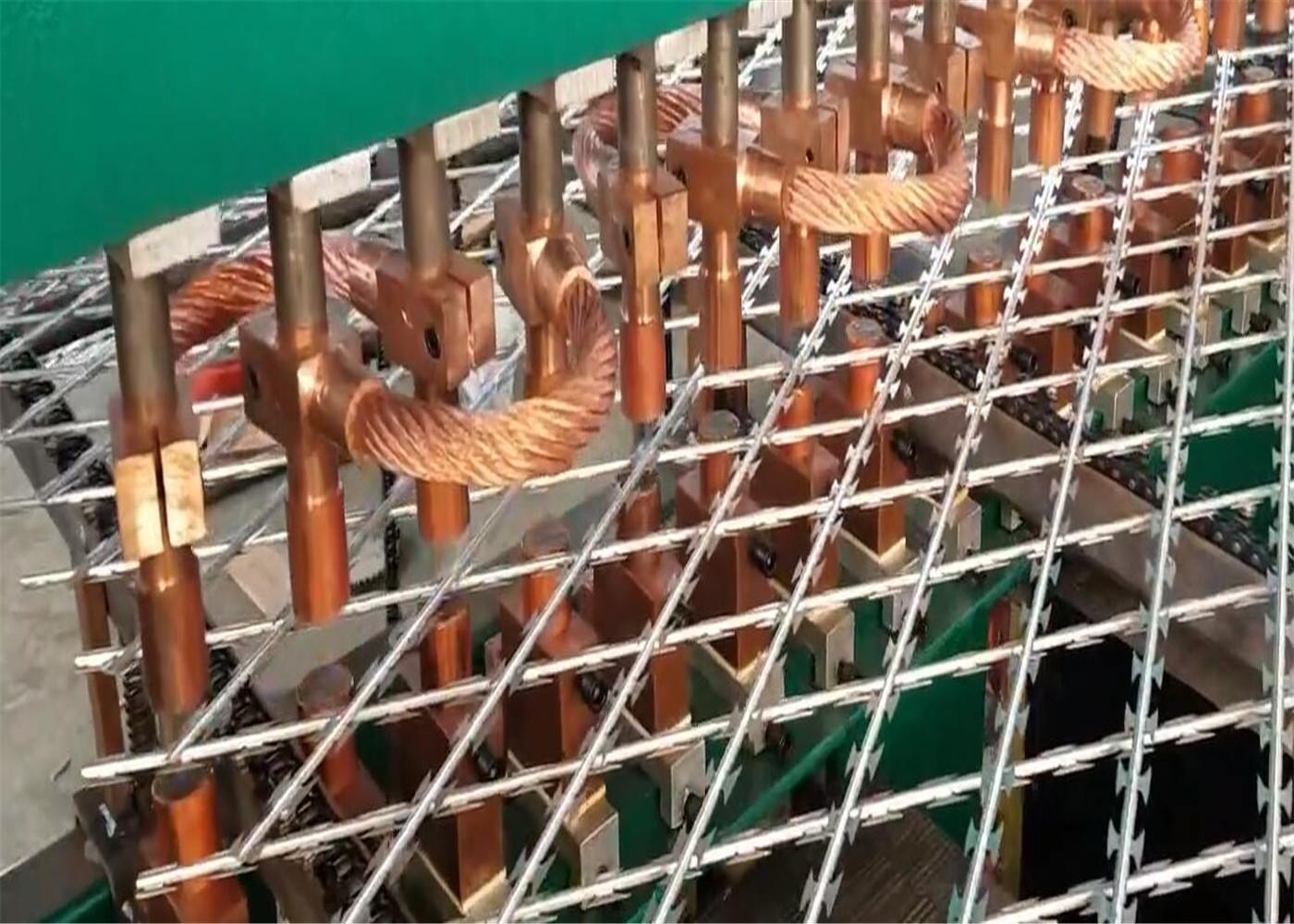 Welded Razor Wire Mesh Panel Industrial Fence