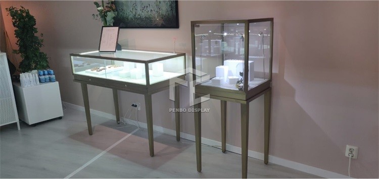 1200mm Long Elegant Jewelry Shop Furniture Display Counter Design 1050mm High ODM