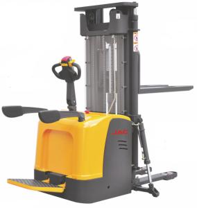 China Straddle Pallet Electric Stacker Truck High Performance 6.5m Lift Height wholesale