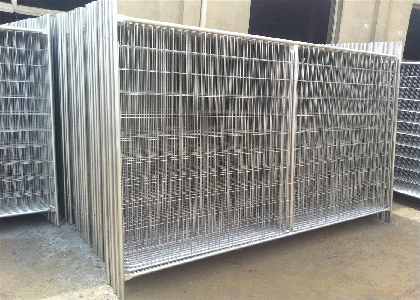 Standard Temporary Fence Panels 2100mm*3300mm ,2100mm*3000mm round top design fence panels