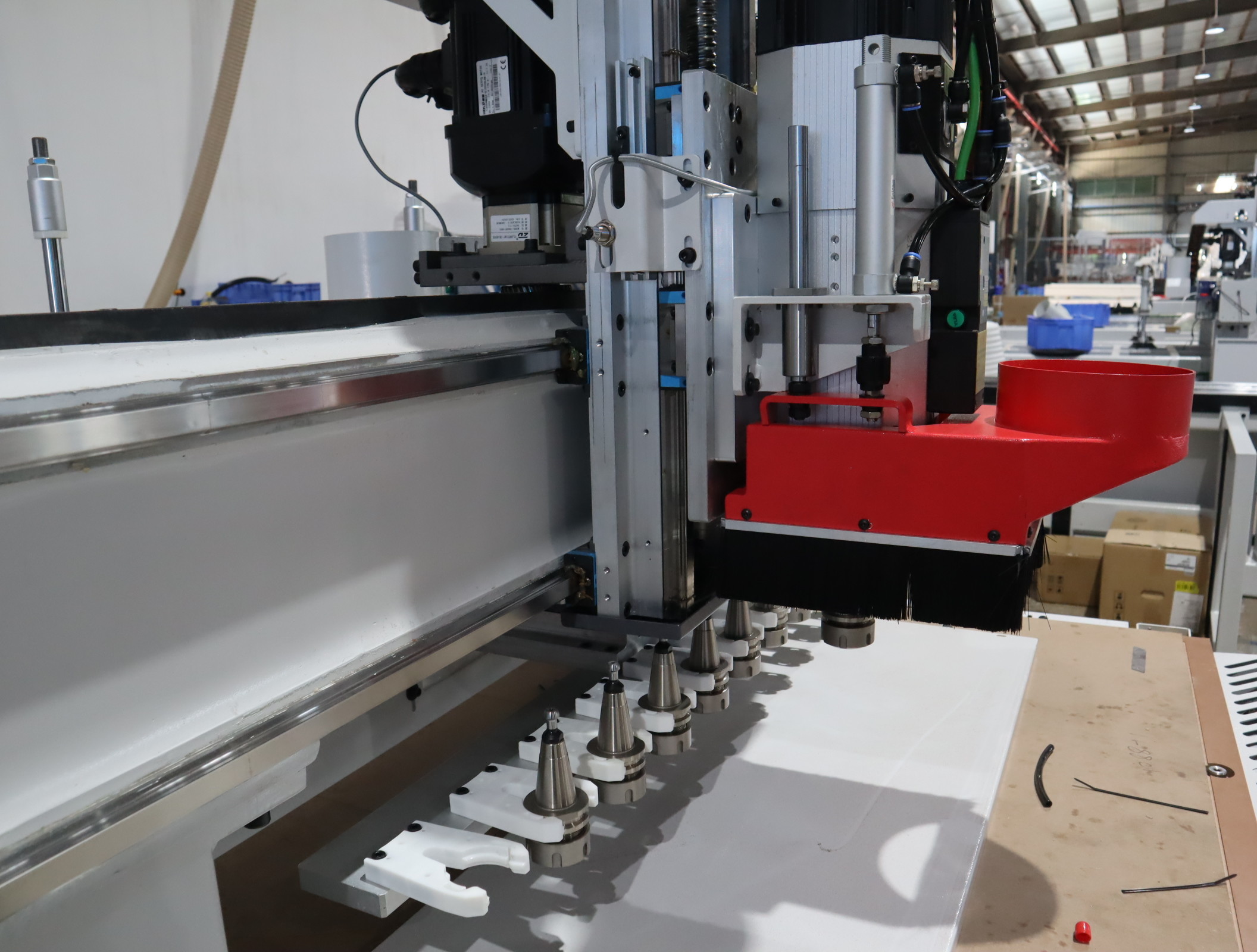 Flat Panel Cnc Router Cutting Machine 1200 X 2400 1300 X 2500 1500x1500 Wooden Office Furniture Making Machine HE5L