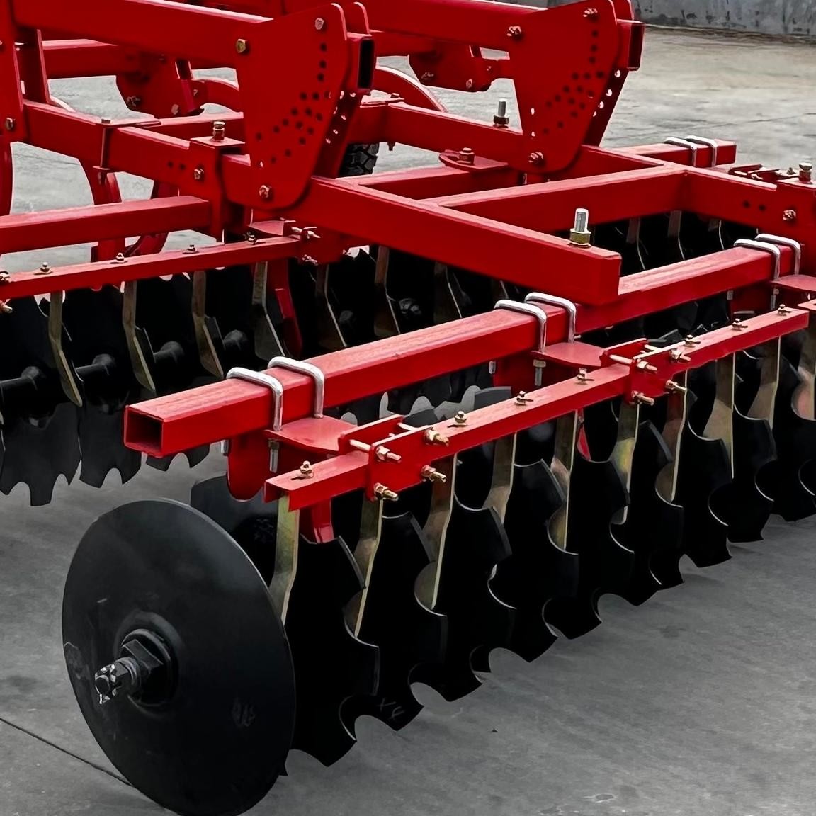Customizable Chisel Plough 2750mm Working Width 150hp Tractor Mounted