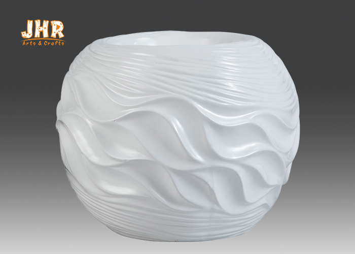 Wavy Pattern Glossy White Fiberglass Centerpiece Table Vases Ball Shape