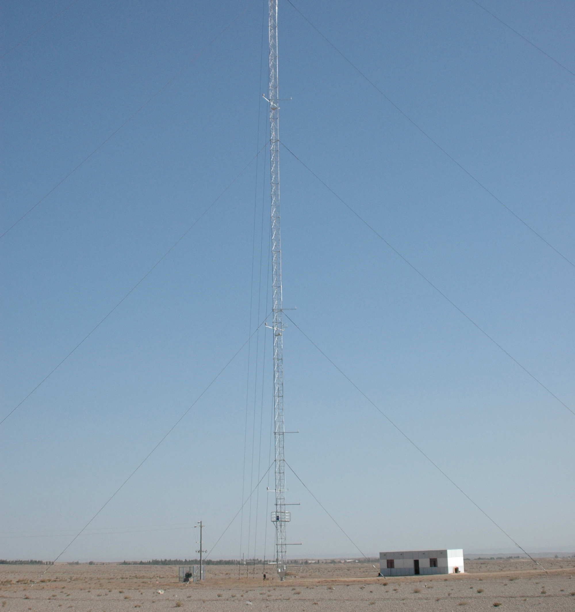 30 Years Life Time Q235B 180KM/H Guyed Wire Tower