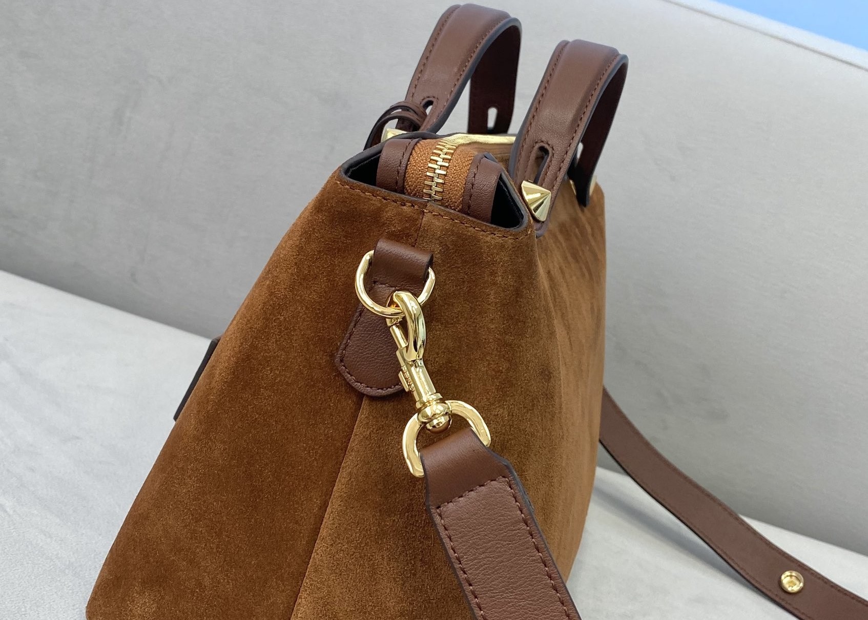 Bytheway soft cowhide genunie leather and deerskin Womens Luxury Handbag Circular pendant handbag