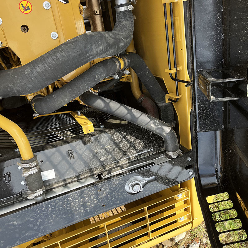 Used Caterpillar 320D Excavator 103kw Rated Power 410L Fuel Tank Excellent Condition
