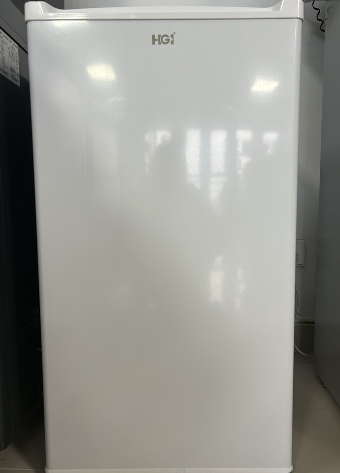 Single Door 90L Small Refrigerator Defrost Home Hotel Use Upright Refrigerator Bc-90