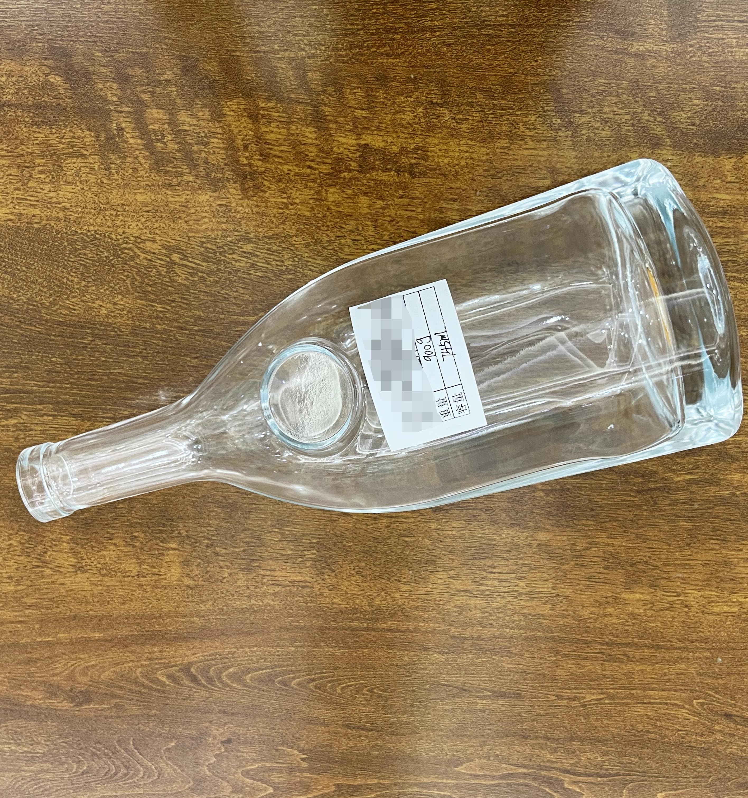 High Weight 700ml Super Fiery Vodka Glass Bottle for Beverage in Hot Stamping Surface