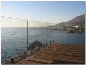 China 1000 x 1170 MM Laminated Railing Glass For Deck AS2208 Standard wholesale
