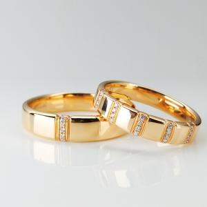 China Bright Columnar Inlays Diamond 9g Unique Anniversary Rings wholesale