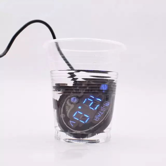 ODM Waterproof Motorcycle Voltmeter , 5.3*4*1cm 12v Digital Voltmeter
