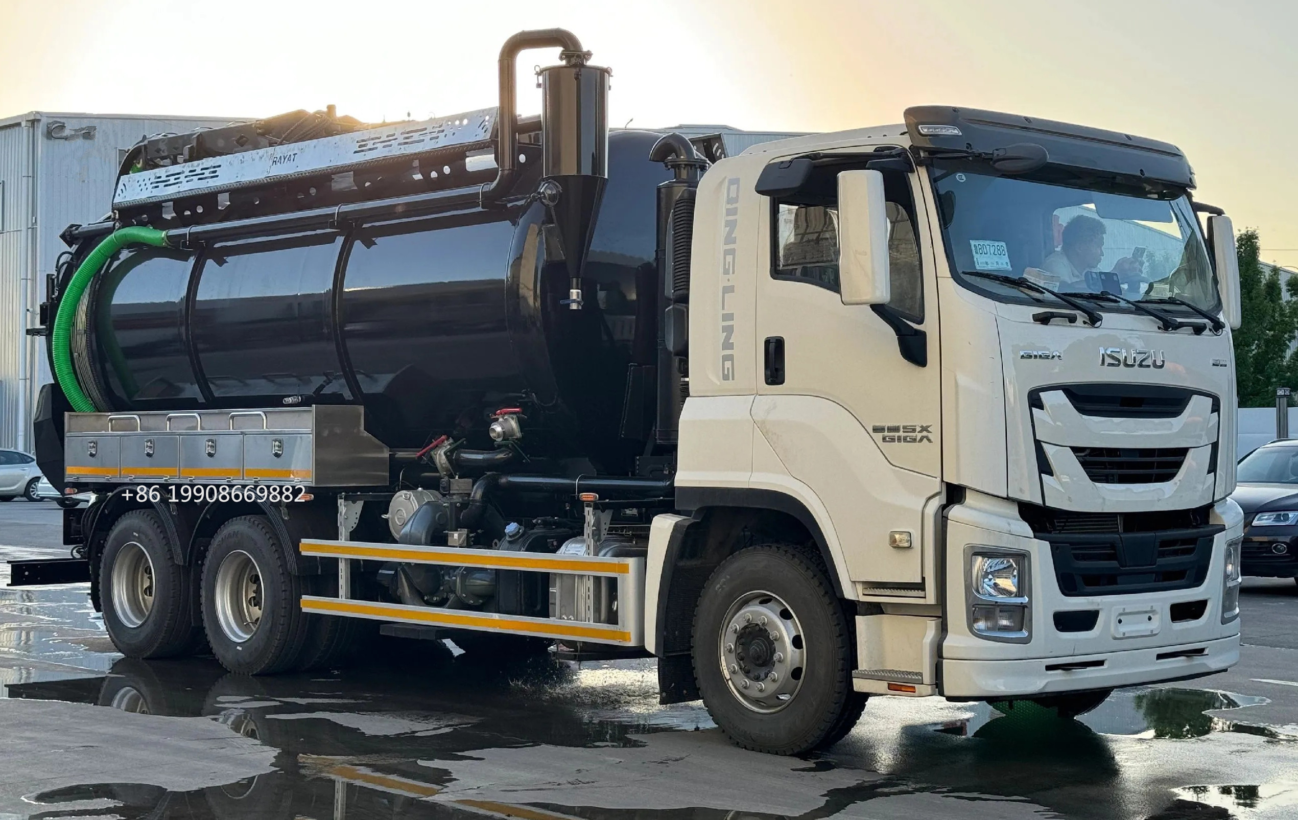 ISUZU 4x2 Driver 10000L Sewage Suction Truck with Vacuum Pump for Sucking Waste Water Vacuum Sewer Tanker Suction Truck