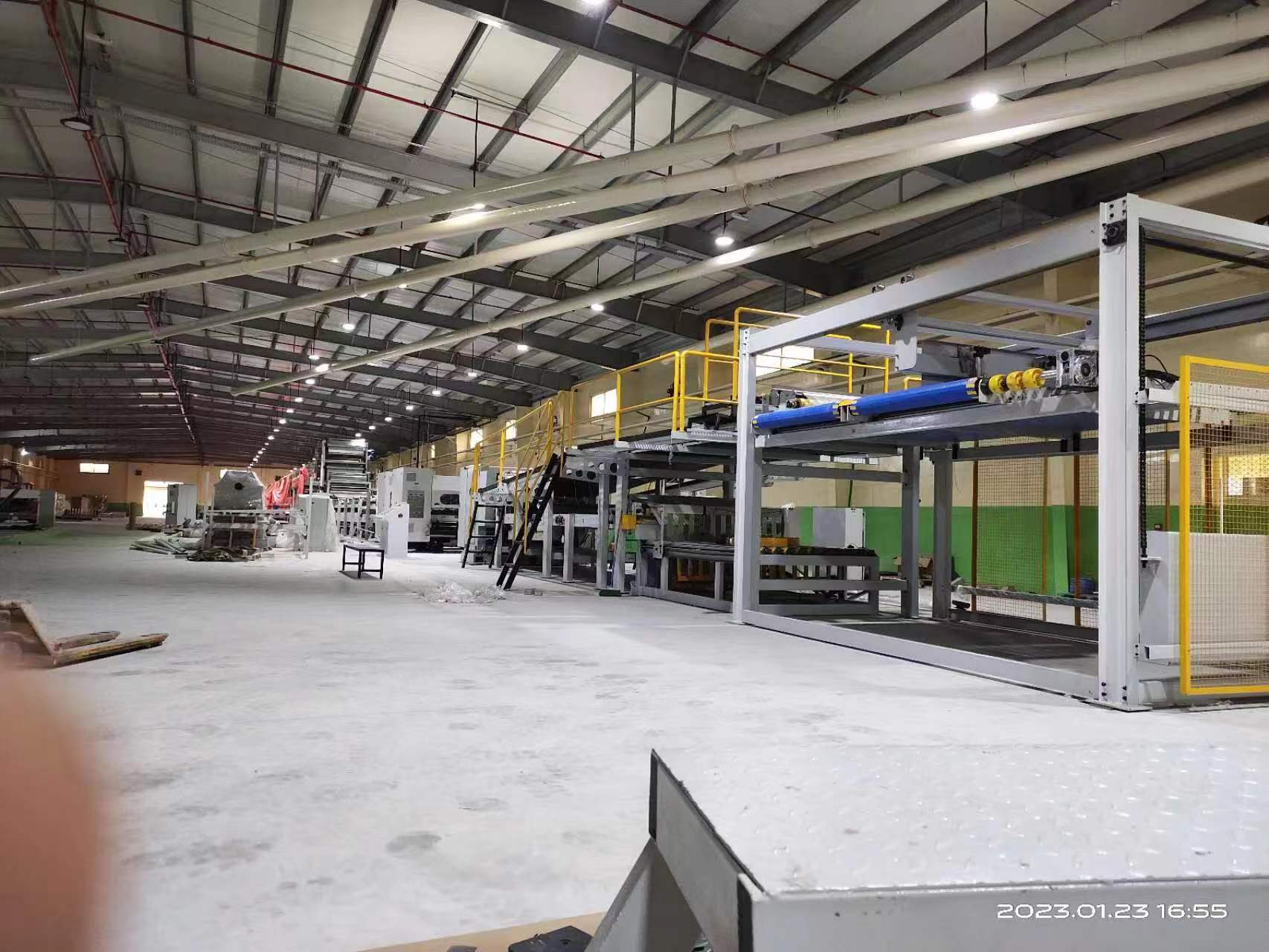 High Speed 3 Layer Corrugated Cardboard Production Line 4500 KG ±1mm Cutting Accuracy