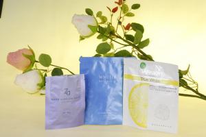 China Multi-layer Laminate Colored Cosmetic Packaging Bag Delicate Printing for Facial Mask wholesale