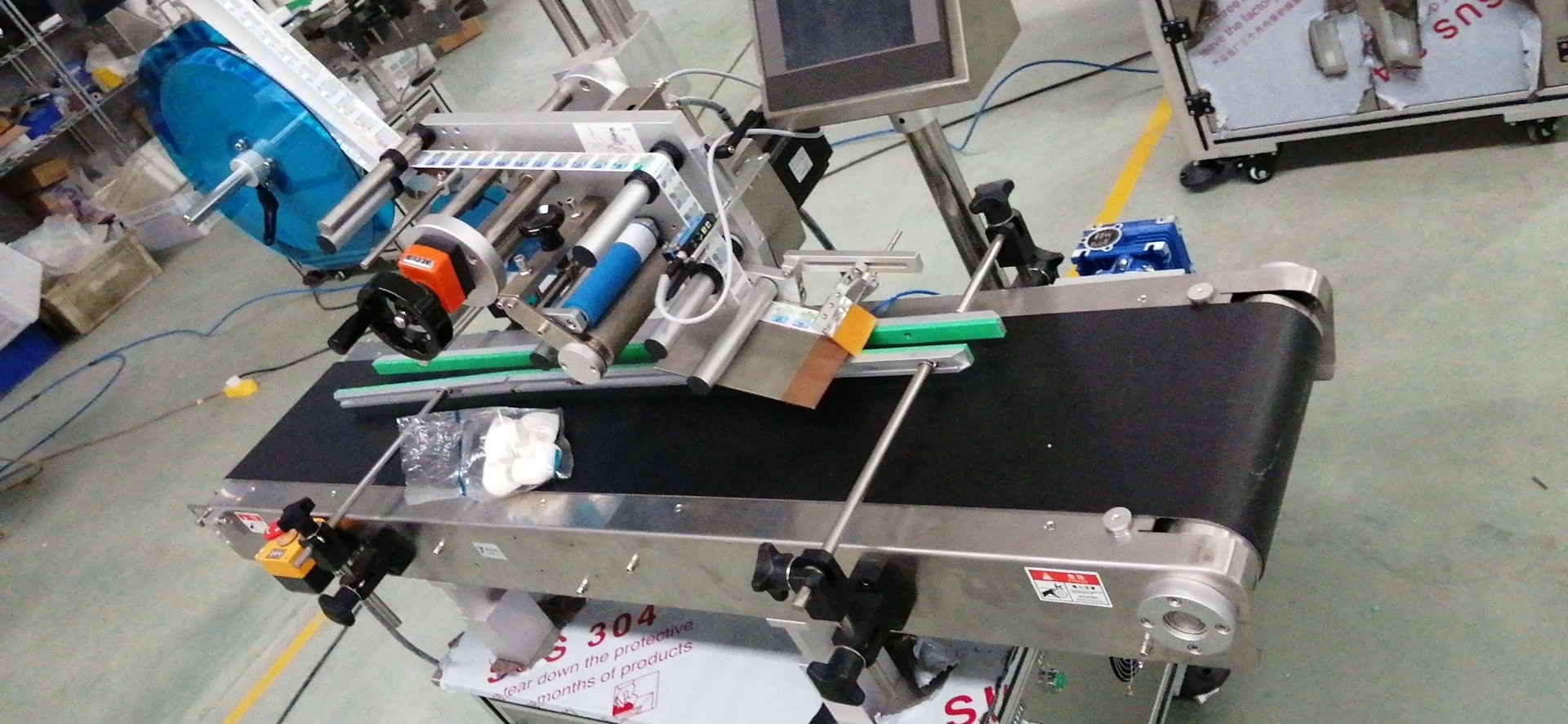 Automatic Vertical Case Packer Machine For Bottle Or Canned Beer Juice Case Filling Machine