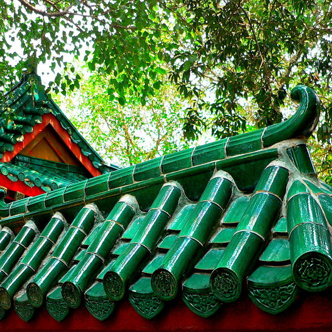 Water Resistant Asian Style Roof Tiles Customized Leaf Pattern For Garden Pavilion