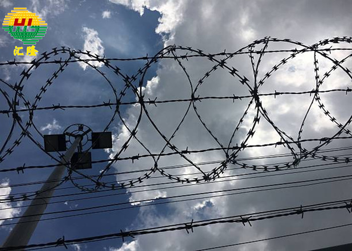 Stainless Steel Astm Concertina Wire Fence Enhanced Security With 3 Clips Per Spiral