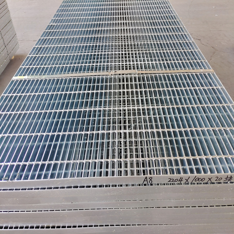 Painted 304/20/100 Industrial Steel Grating For Equipment Maintenance Platform