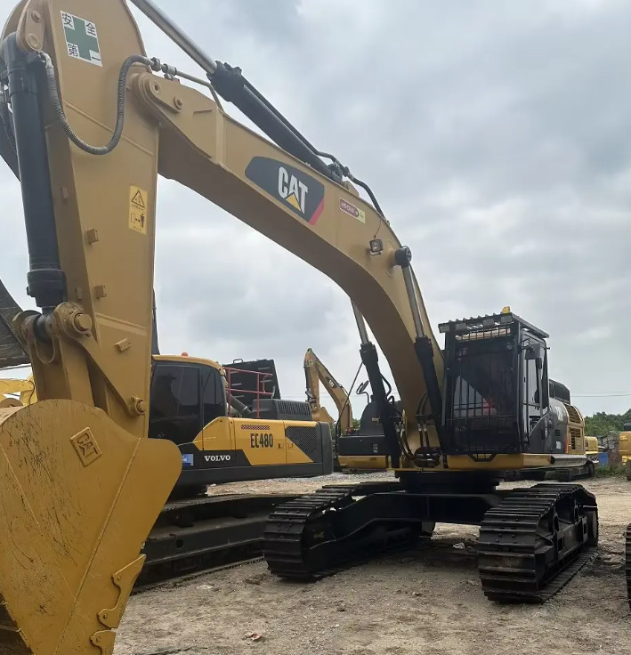 New Arrival Used CAT 340D2L Crawler Digger 40 Ton Backhoe Excavator With 2.4 M³ Bucket Capacity