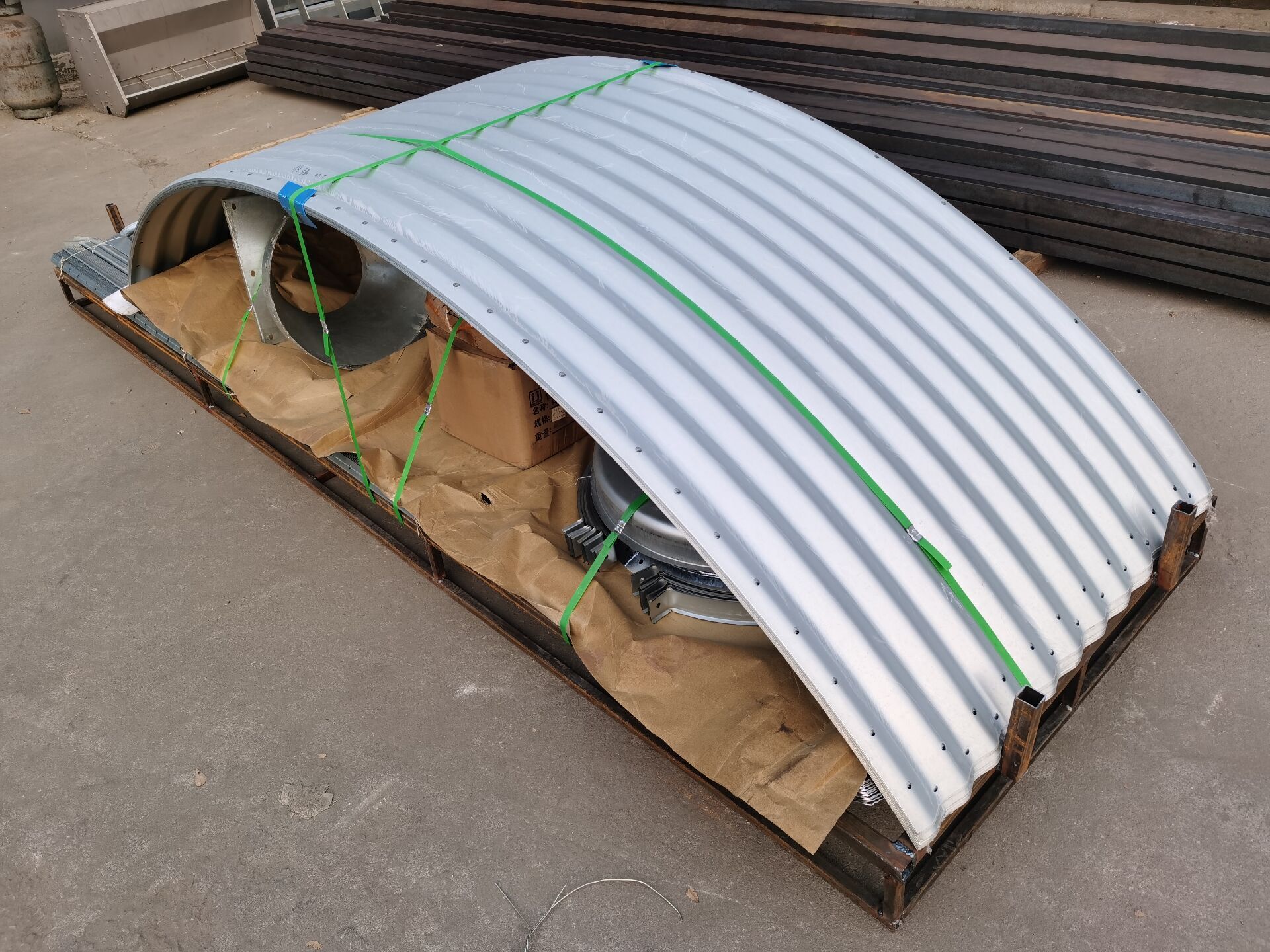 Commercial Prefabricated Metal Buildings with Custom Colors and Welding Space Design