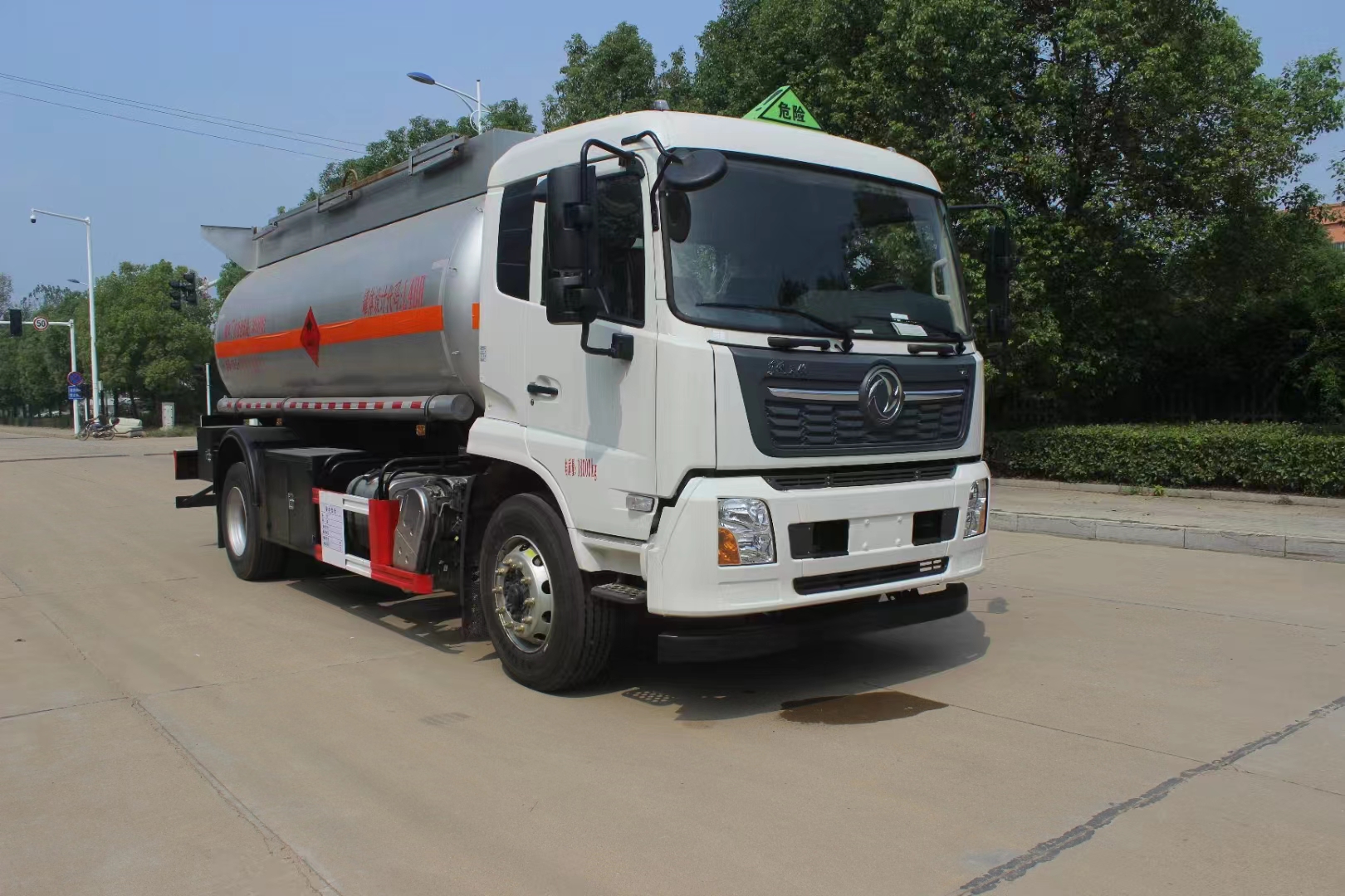 4x2 Shakman Aluminum Alloy Refueling Truck With 210 Horsepower Oil tank Truck