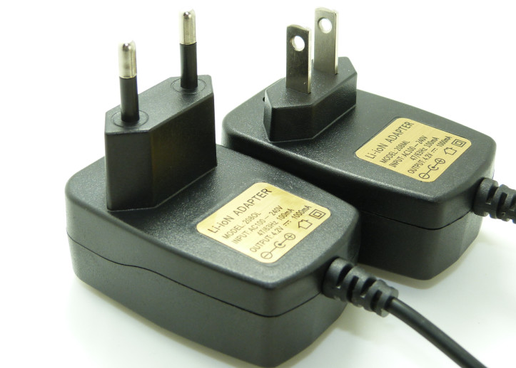Portable 4.2 V 1A Lithium Ion Battery Recharger , Led Light Battery Charger 68g