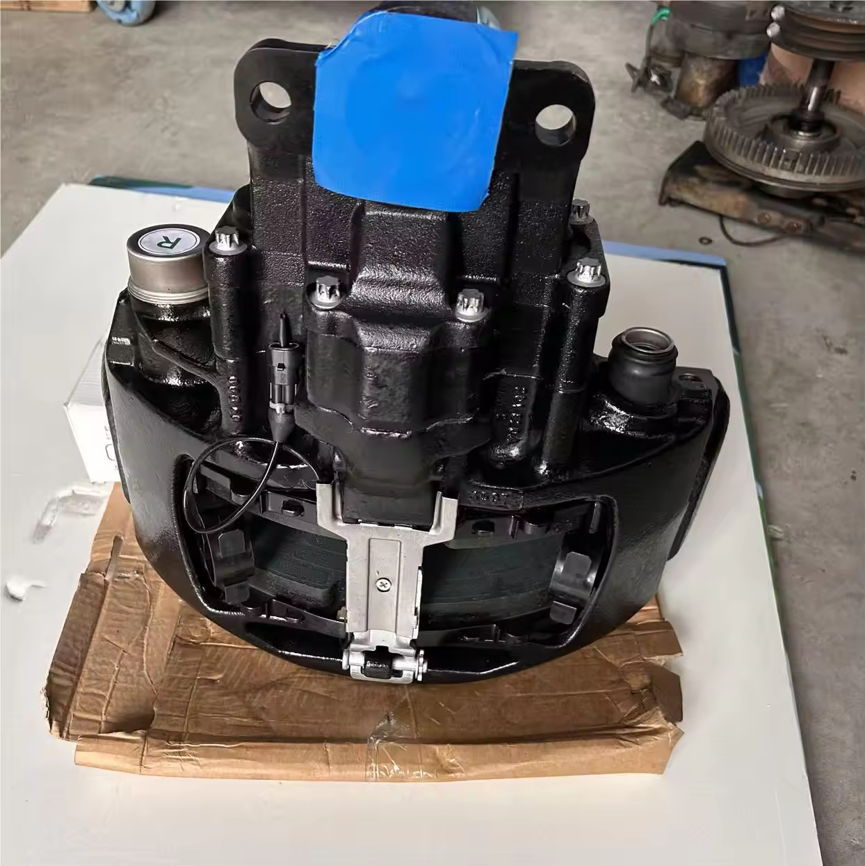 Brake Caliper Assembly TGT22.5K-3502-100 for BYD Yutong Jinlong Zhongtong Buses Plastic PC Handle