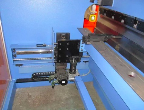 High Pressure Force CNC Hydraulic Press Brake 7.5KW Motor Power 400L Oil Tank