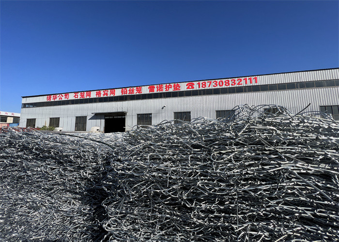 Gabion Caged Wire Mesh with Flexible Sizes and Galvanized or PVC Coated Finish