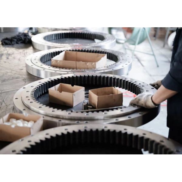 Industrial Heavy Duty Turntable Bearing Assembly 50Mn 42CrMo Material