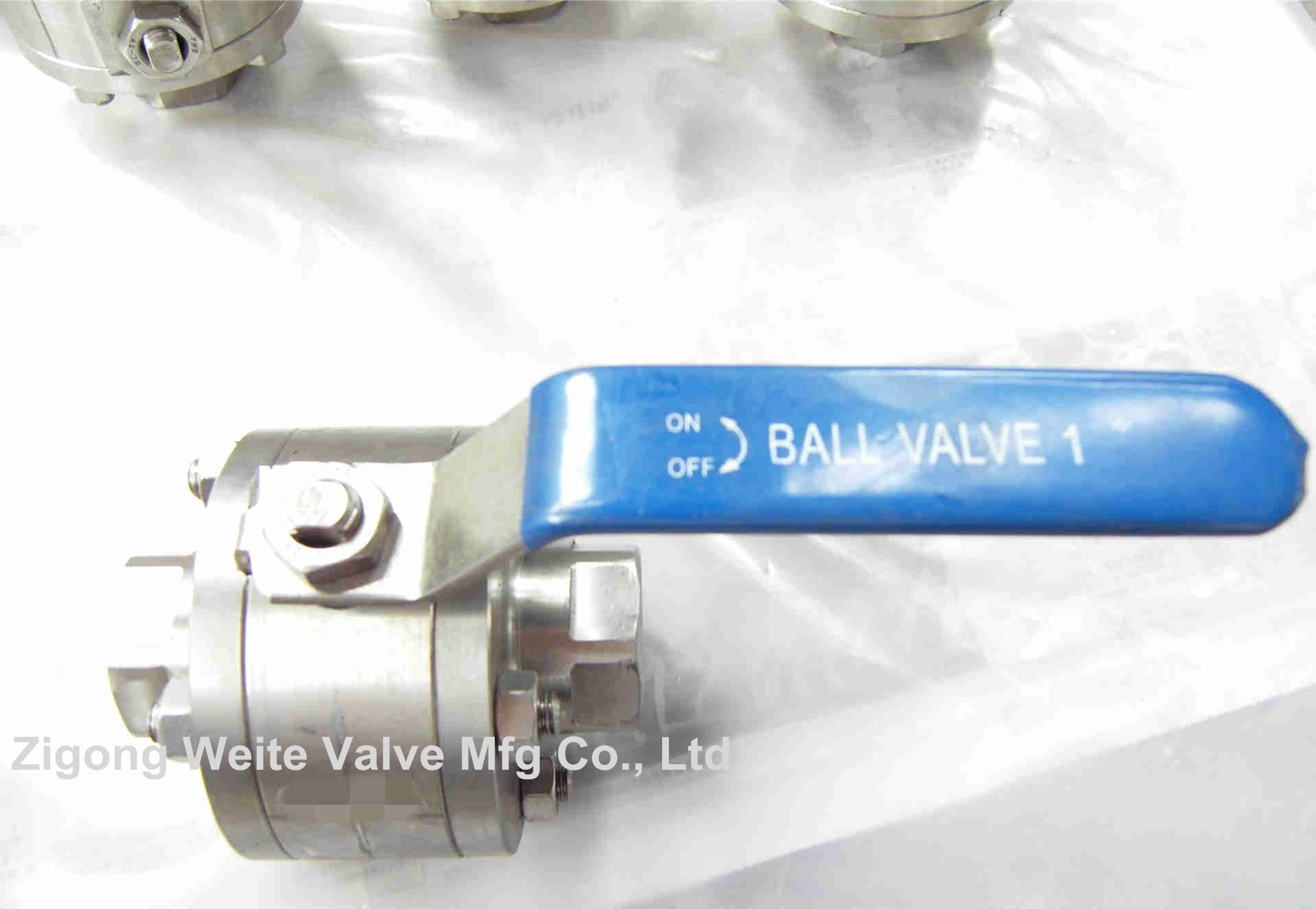 Stainless Steel Floating Ball Valve Threaded Ends Full Bore Ball Valve