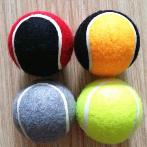 China 2.5'' dog chewing tennis ball with squeaker inside wholesale