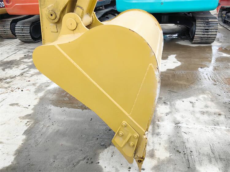 CAT 320 Excavator Used Japan Cat 320gc 320d2 320dl 320c 320cl 320d Hydraulic Cylinder