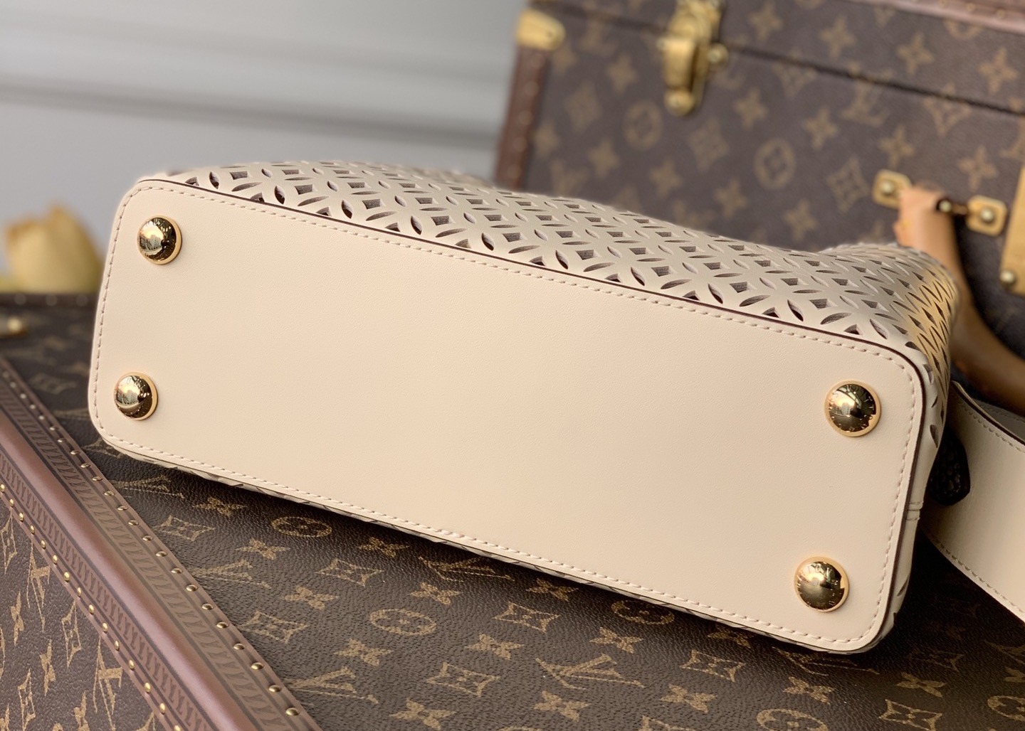 Hollow Out Womens Luxury Handbag , Snakeskin Off White Crossbody Bag