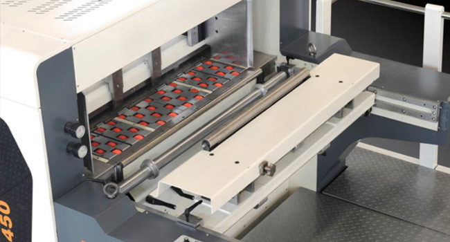 4200S/H Carton Box Die Cutting Machine For Corrugated Boxes PLC Control 33.7KW