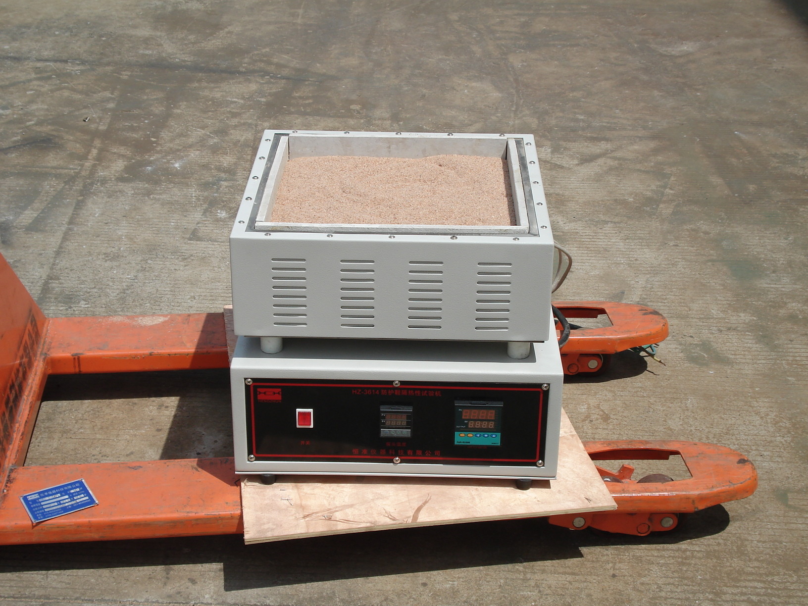 Multifunctional 3A Shoe Testing Machine , Practical Footwear Insulation Tester