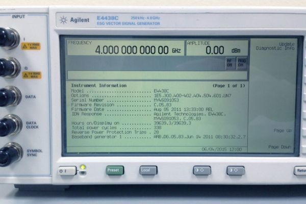Portable ESG RF Signal Generator Keysight Agilent E4438C Durable