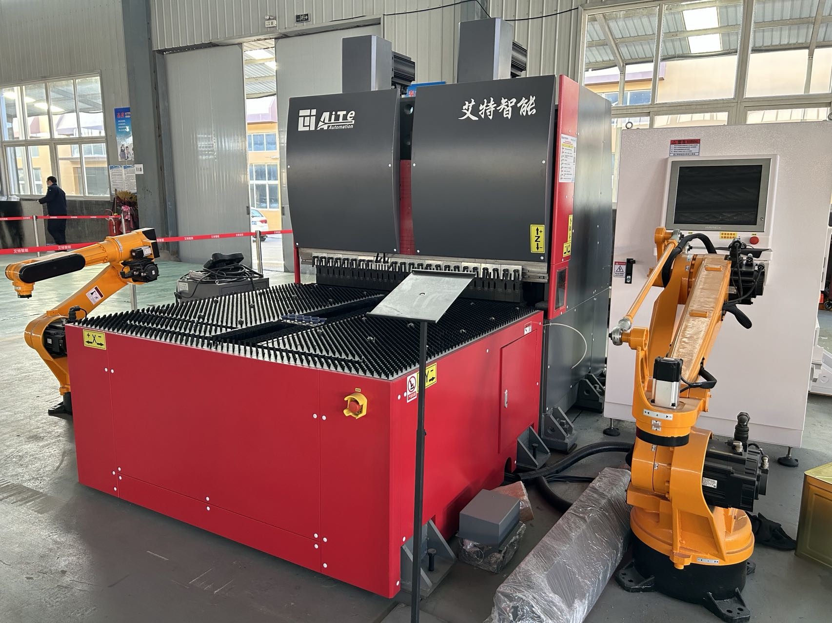 CNC Panel Bender With Robot Arm Automation Bending Center CE