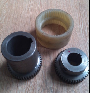 Vibration Absorption Flexible Shaft Coupling , Rust Resistant Sleeve Gear